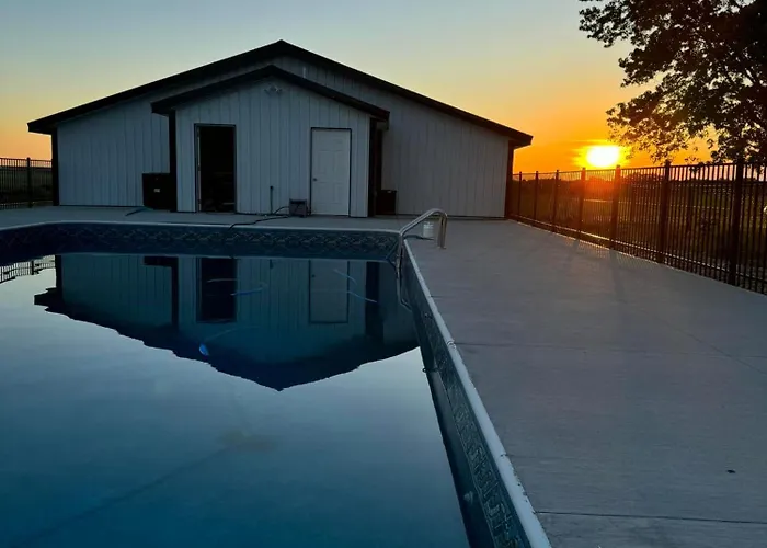 Country Cornerstone Retreat - Game Room, Theater, Hot Tub, Massage Chairs, Gym, Grill, Sauna, Fire Pit